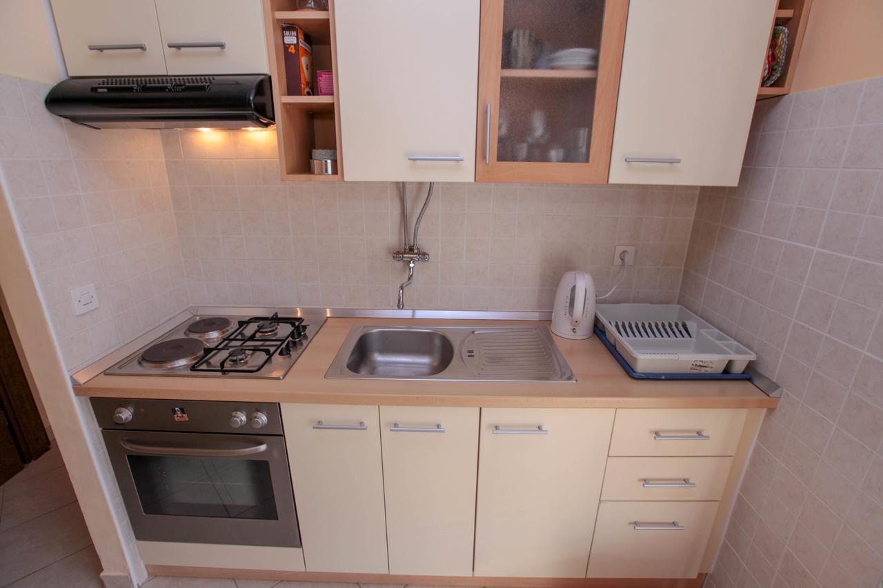 Apartments Mama Рогозница Экстерьер фото